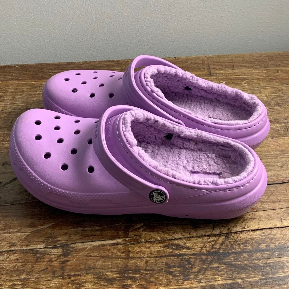 Crocs Purple fur slip on crocs size 6 - Picture 3 of 6